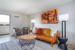 9 Aria - Walk Dwntwn | Near Glacier