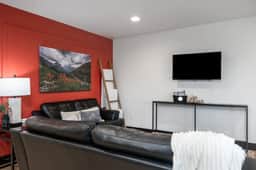 Unit A-Duplex - Hot Tub & Workspace