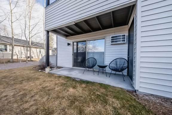 8 Aria-Modern 1BR | Walk Downtown