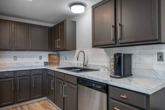 9 Aria - Walk Dwntwn | Near Glacier
