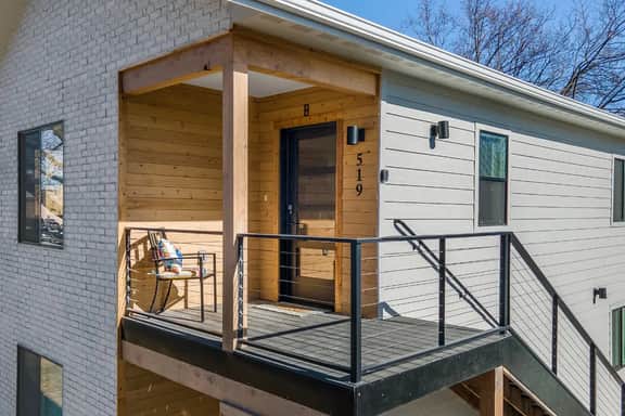 Unit B-Duplex-Near Glacier|Hot Tub