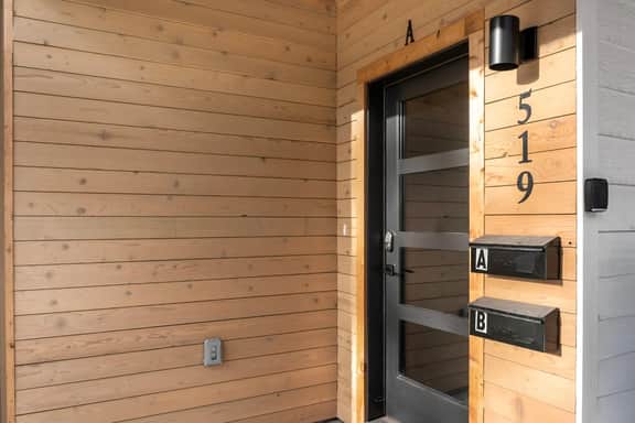 Unit A-Duplex - Hot Tub & Workspace