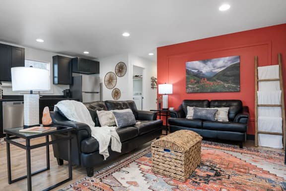 Unit A-Duplex - Hot Tub & Workspace